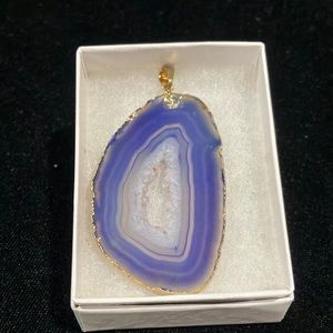 Beautiful Agate Pendent - B8